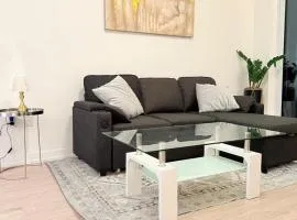 Executive Condo in Prime Erin Mills Location l Walk to Mall and Hospital