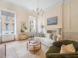 Modern Comfort in a Classic Bath Setting