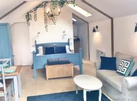 Summerland Summerhouse - Uniquely private, central and stunning