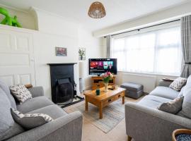 Peaceful Broadstairs Flat near Beach & Town with Parking, hotel u gradu Broadsters