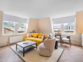 Boutique Bath Apartment, Minutes from Shops & Spas