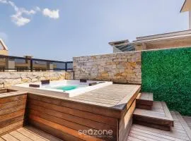 House with Jacuzzi, just 10min from the sea OSH