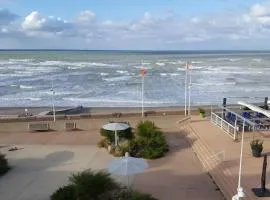 SEA FRONT Newly designed apartment,