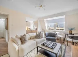 Central Bath Stay - Walk to Sites & Train Station