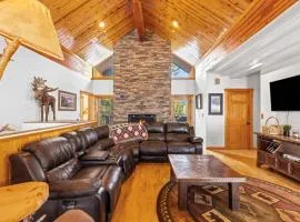 Big Sky Chalet Private Hot Tub plus Mountain Views
