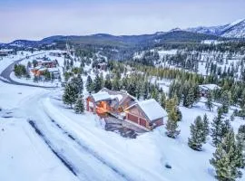 Big Sky Chalet Private Hot Tub plus Mountain Views
