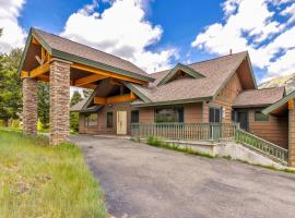 Big Sky Chalet Private Hot Tub plus Mountain Views – hotel w mieście Big Sky