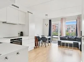 Modern Townhouse With Private Outdoor Area - 2BR 4 Beds