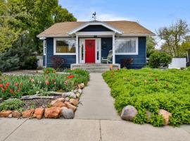 Blueberry bungalow near DeerValley sleeps5 pets, hótel í Heber City
