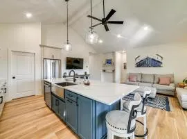 Lake View and Deck Group Getaway in Grand Rivers!