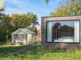 New! Tiny House Lantliv Oostkapelle, met weidezicht