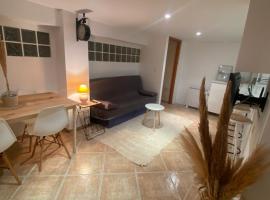Las Gaviotas- HOME RENT MALAGA、トレ・デル・マールのホテル