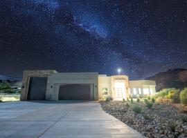 Luxury Desert Oasis in Kanab Near Zion Family, hotel i Kanab