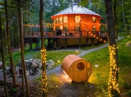 Mount Snow Yurt - Hot Tub, Wood Stove, WiFi, EVcharger