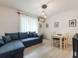 2Bdr Central Condo-5min Walk from New Bazaar