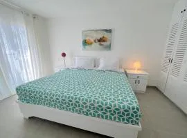Suite with wifi and beach