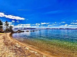 Lv12: luxury villa walk to the Beach, hotel in Glenbrook