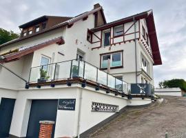 Apartment Eifelglück with roof terrace – hotel w mieście Pelm