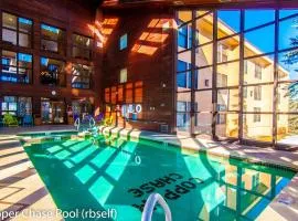 Royal Vista III Pool-Spa Ski-in out Gym, Sauna, Laundry, BBQ