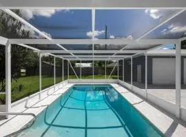 Relaxing Pool Side - Near Fairgrounds