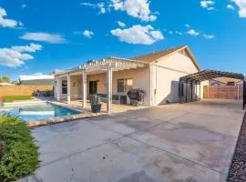 Poolside Family Stay Near Cardinals and Dogers