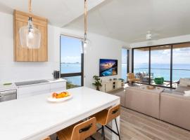SeaDreams 5 - Luxury Condo with Shared Pool, Hot Tub, Rooftop Lounge, condo em West Bay
