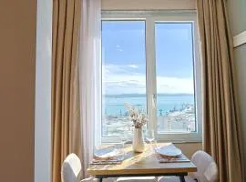 Lux Holidays 221