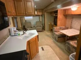 Platte-Camper in Woods w/FirePit & Hot Tub Access