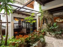 Gringo Bill's Boutique Hotel