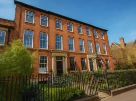 Manchesters Ultimate House - Hot tub - Sleeps 23!