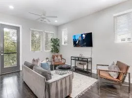 Cypress - Private Rooftop Patio - Mins to Broadway