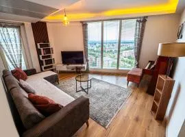 19th Floor Piano Fitness and Spa Remote Work Apartment