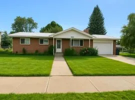 Spacious 4BR Retreat Near Idaho Falls Airport