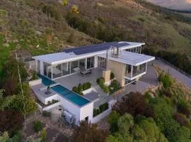 Executive Home with Stunning Harbour views