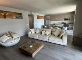 Luxury 2BR Apt with balcony!!