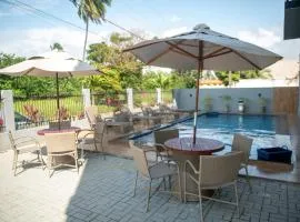 Apto com 2 Suites, Piscina e Jogos a 100m da praia