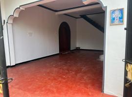 Aaraa beach house, hotel in Trincomalee