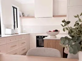 Luxury 3-Bed Family Retreat Office Kayaks & Yard