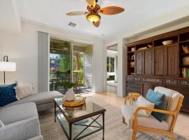 Palm Villas stylish luxury condo with Mauna Lani Beach Club Access, luxury hotel in Waikoloa