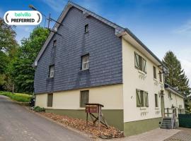 Holiday Home near Ravel Cycling paths, hotel en Heuem
