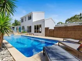 Villa Solare - Pet friendly Retreat with Pool and Spa
