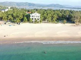 Timothe Beach Hotel & Apartments