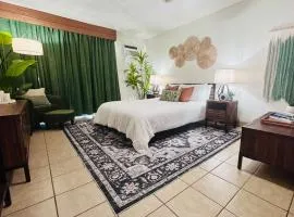 Kona Islander Inn Condos