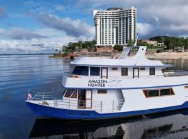Iate AmazonHunter, barco em Manaus