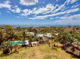 LAKAZ DEL VISTA - Luxurious new apartments with panoramic sea views, pool & garden retreat