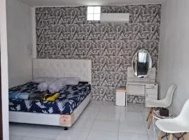 YouYouKe Papillon Villa Motel Karangpapak