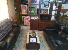 Pousada Flat Mobiliado com 70 m2 de Área Privativa com o máximo conforto, hotel in Atibaia