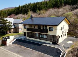 Hotel WAMARE Onikobe, hotel con campo de golf en Hara