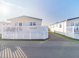 3 bedroom Lodge at Pevensey Bay
