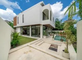 Luxury 3BD Villa Sueno & Cinema Room Pererenan